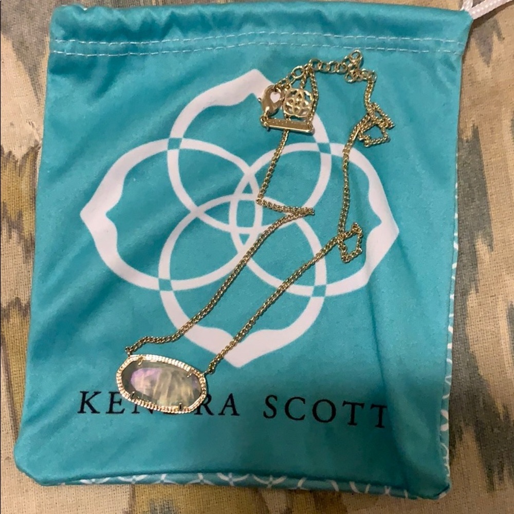 Kendra Scott necklace